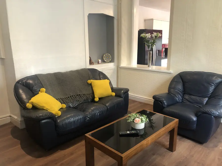 Home 52 25 Percy 1 Red Frog Lets 2025